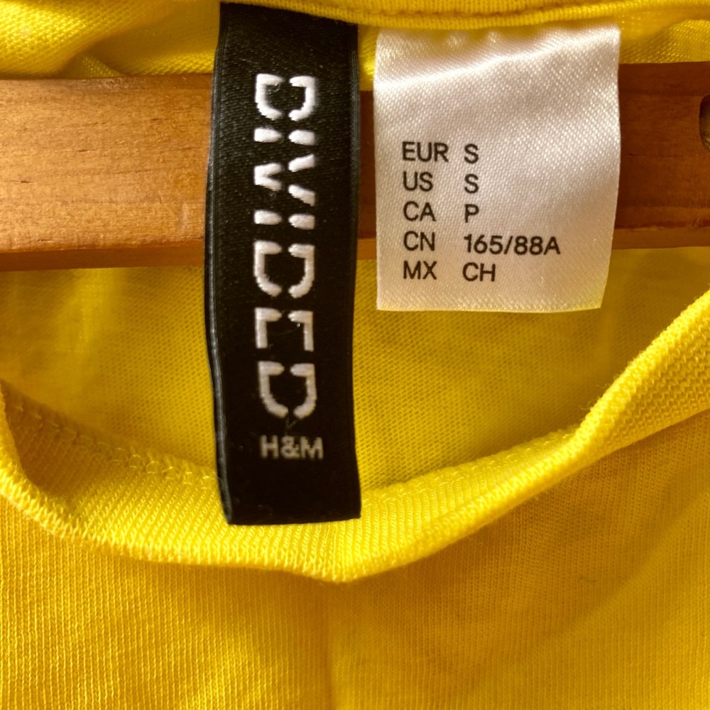 H&M crop top with knot tie detailing - Picture 3 of 3